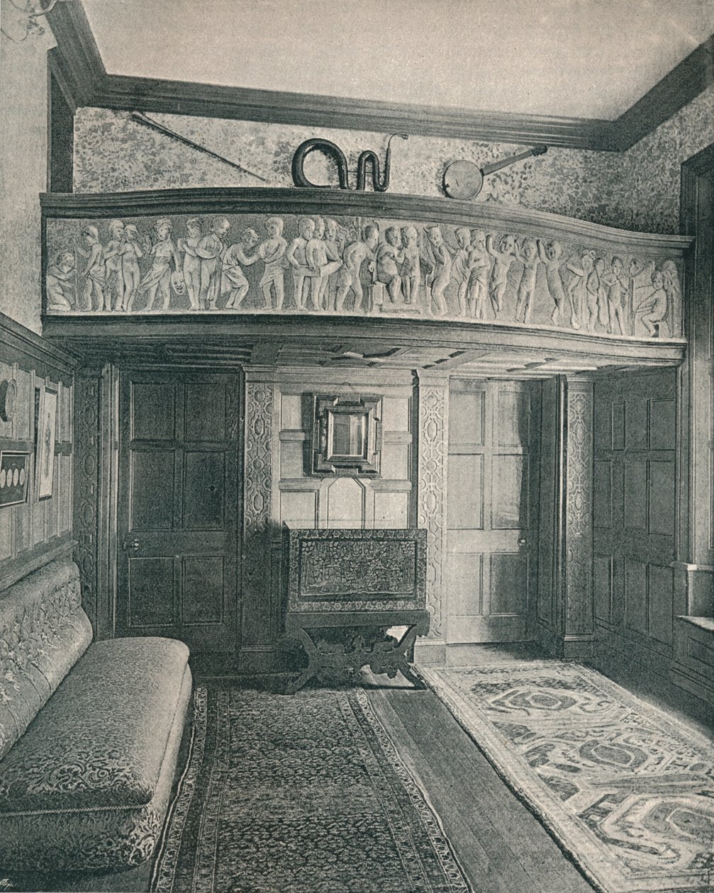 Musikgalleri med skulptur, c1893. af Unbekannt