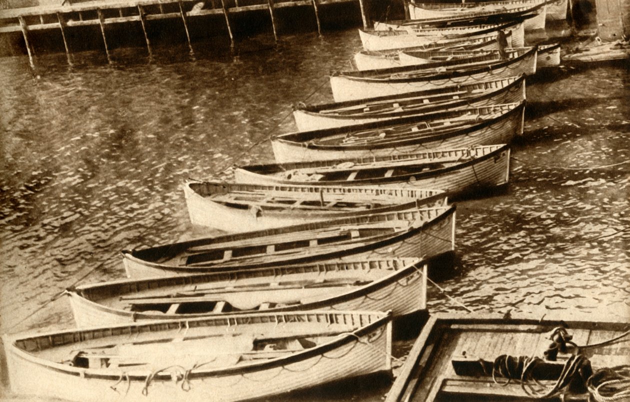 Mute Evidence of Tragedy: Alt, der var tilbage af det største skib i verden, 1912, 1933. af Unbekannt