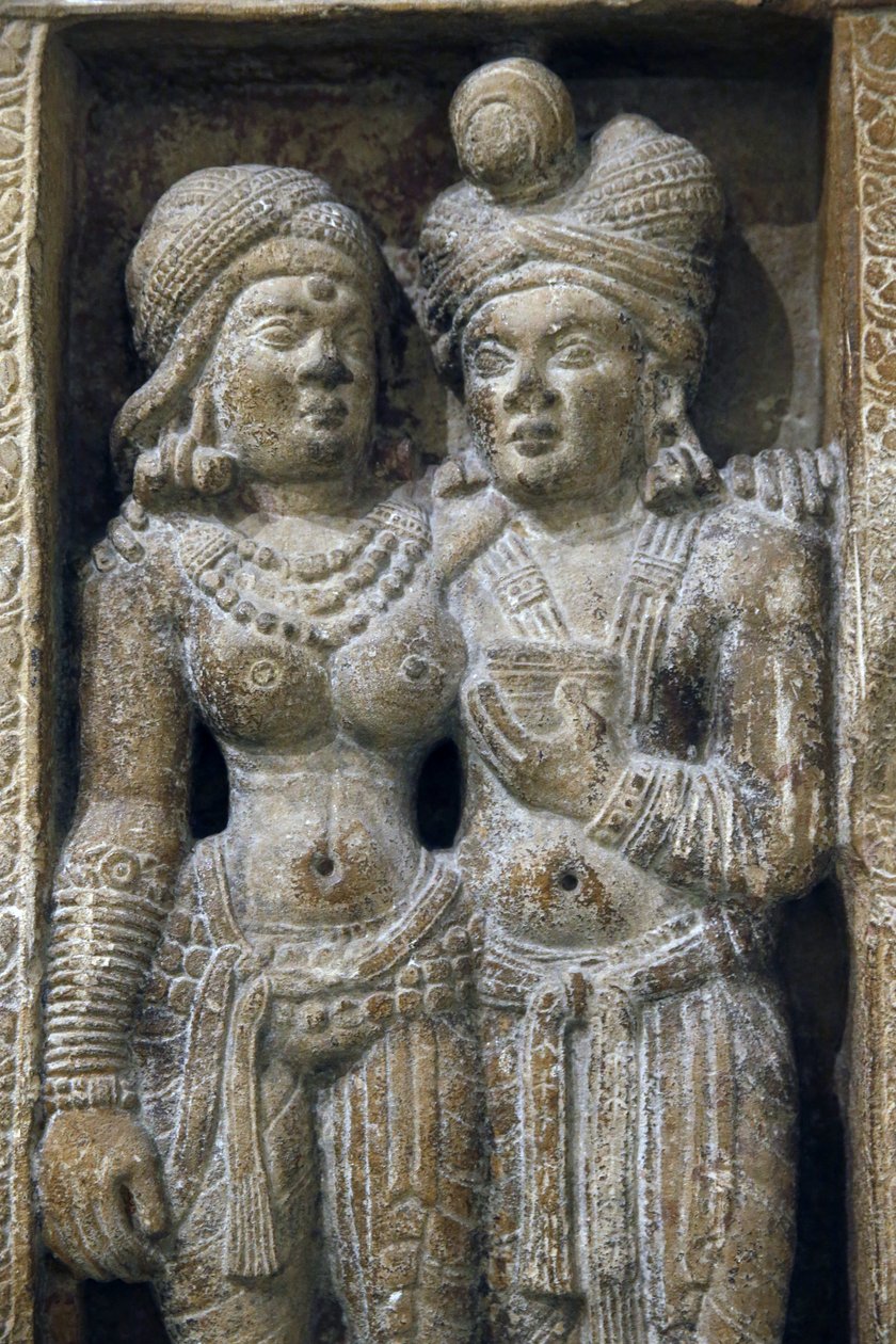 Indiens nationalmuseum, Delhi. Amorøst par. Sunga. 2. århundrede. Amin, Haryana. Sten. Detalje. Indien. af Unbekannt