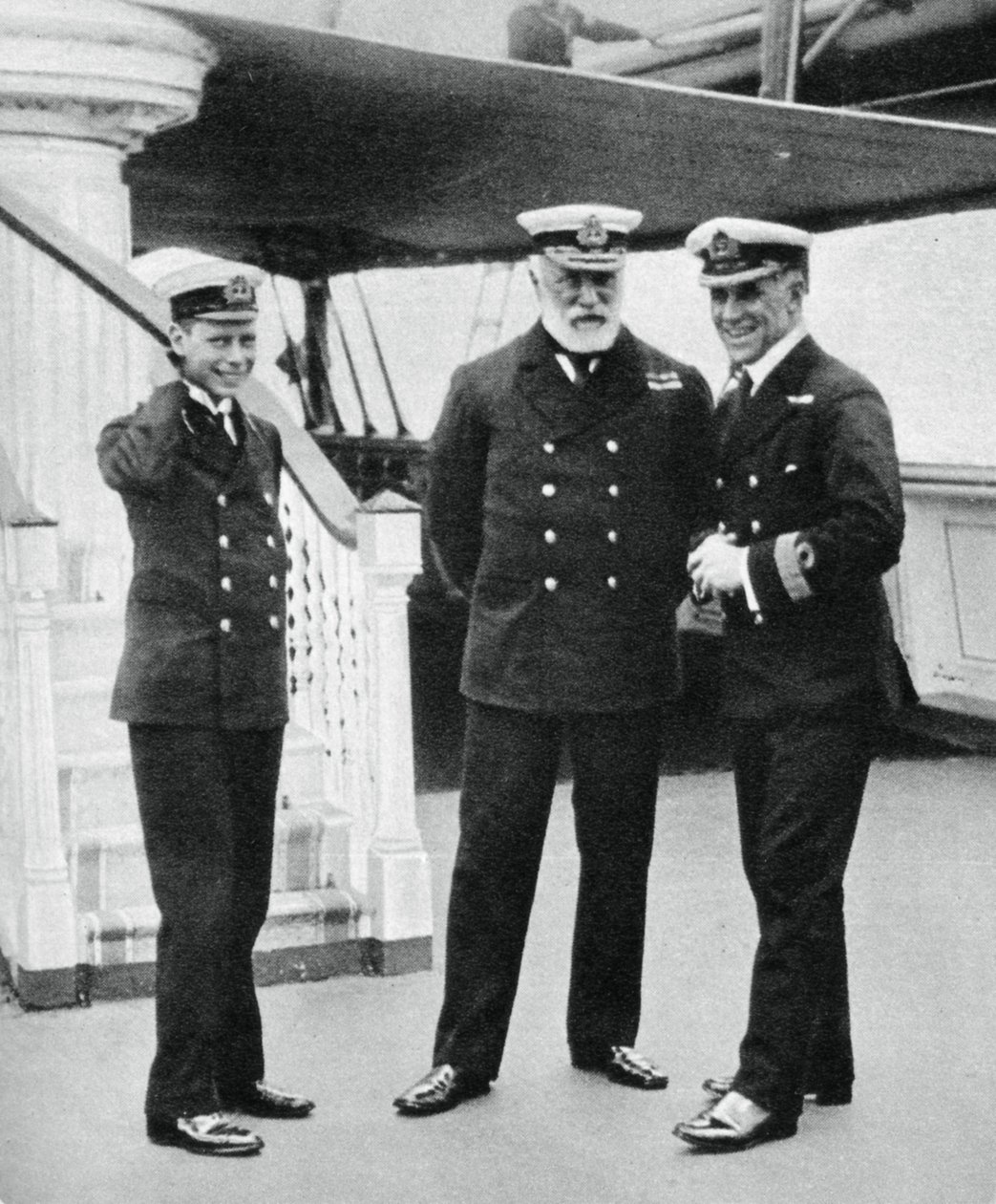 Navy kadet Prince Albert med admiral Sir Lewis Beaumont, 1912 af Unbekannt