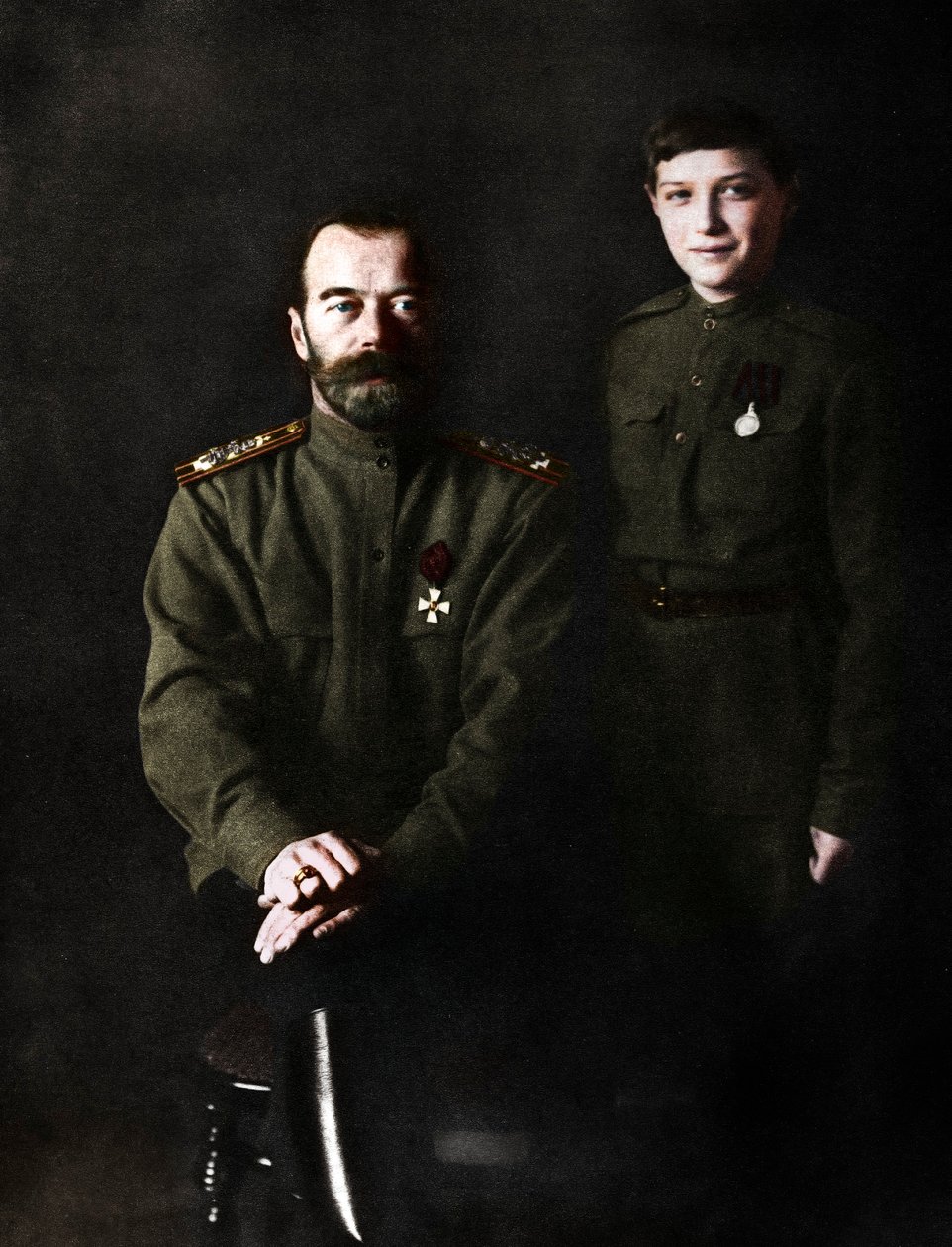 Nicholas II, zar af Rusland og hans søn, Alexei, i militæruniform, 1915 af Unbekannt