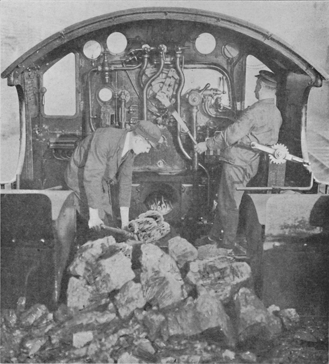 På fodpladen af en Great Western Express Engine, 1926 af Unbekannt