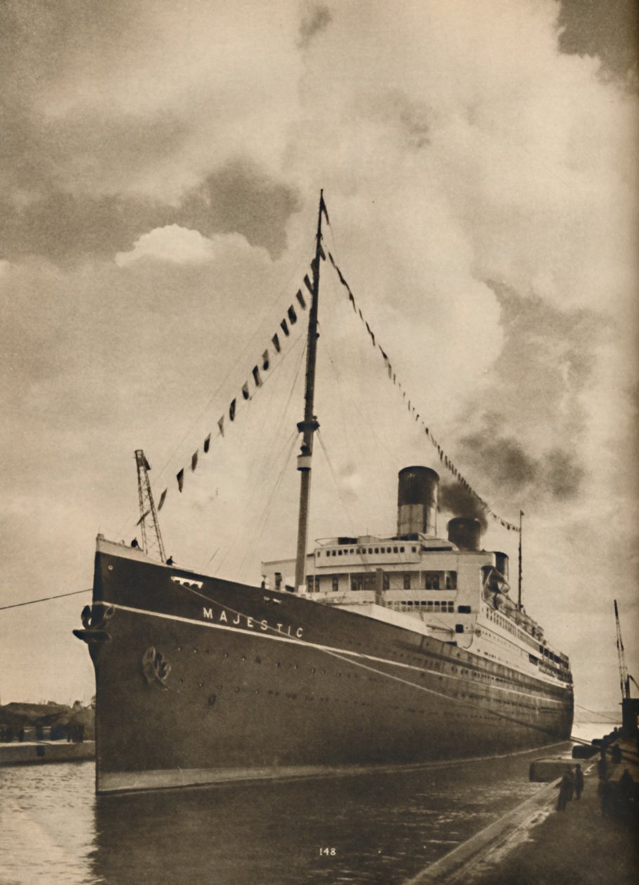 Et af de største flydende skibe, Majestic ejet af Cunard White Star Line, 1936 af Unbekannt