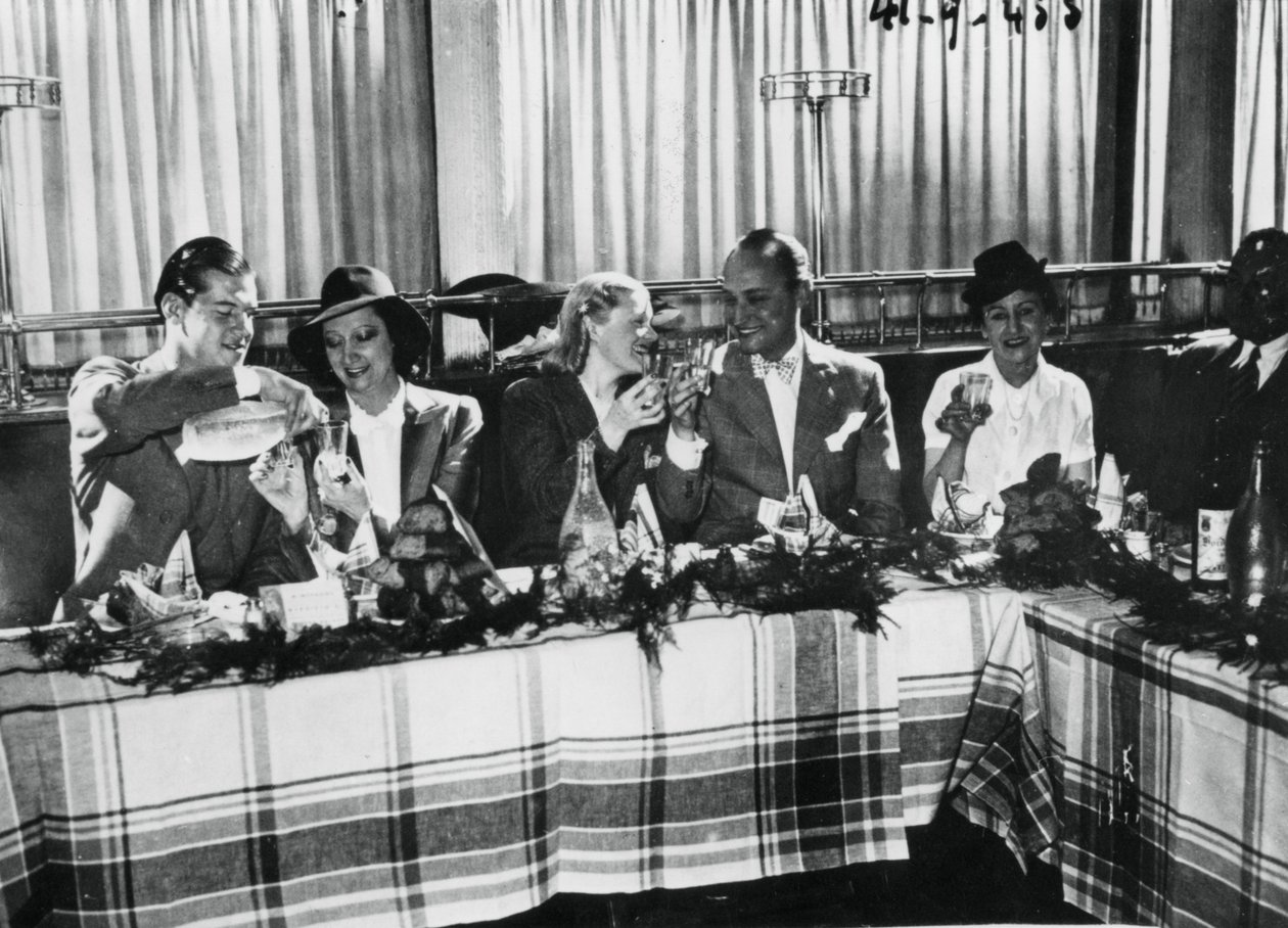 Åbning af en restaurant af populære franske sangere, Paris, september 1941 af Unbekannt