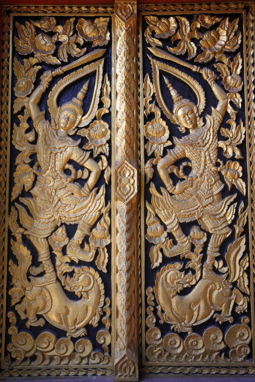 Udsmykket tempeldør ved Wat Chedi Luang, Chiang Mai. Thailand af Unbekannt