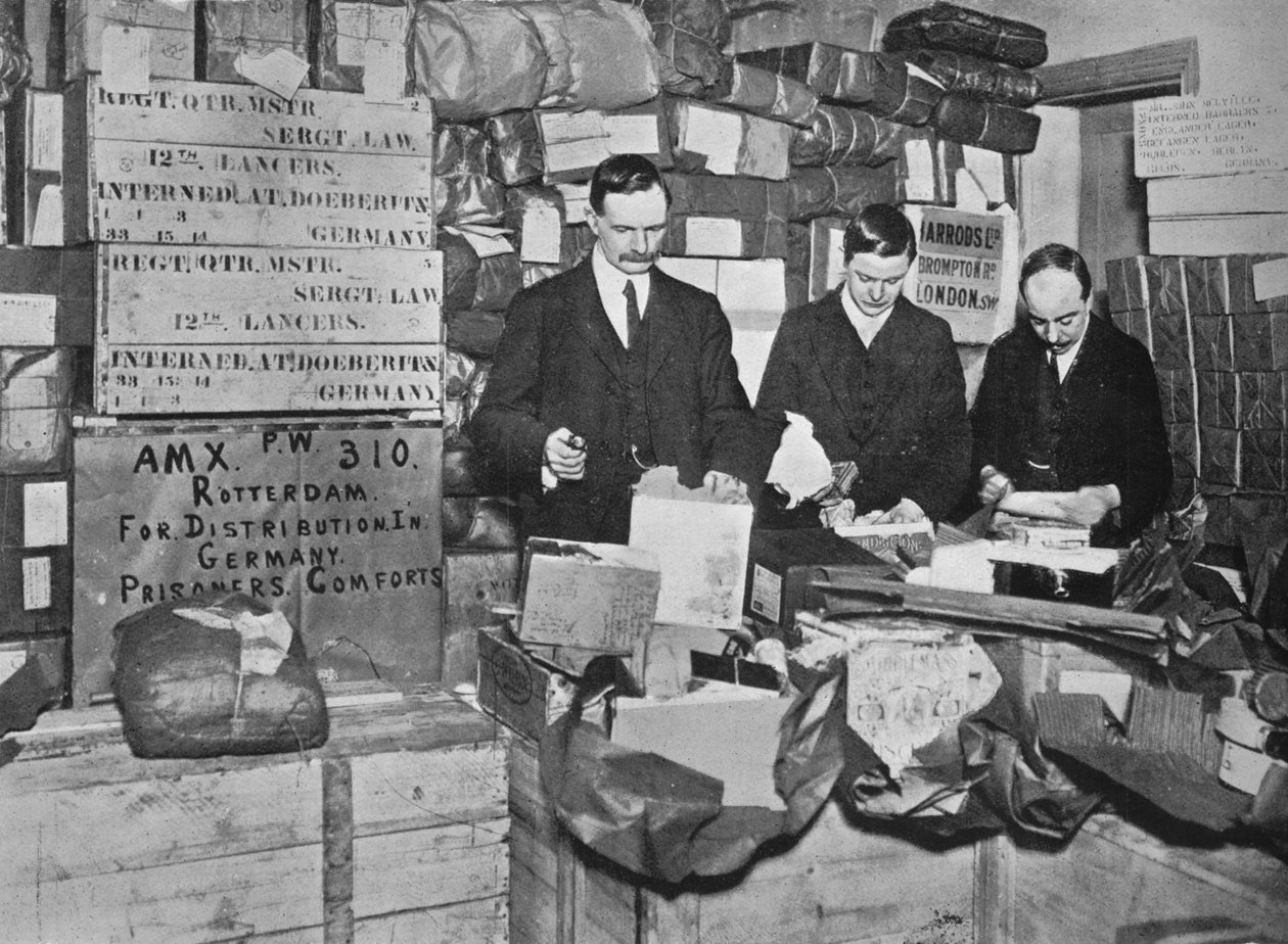 Pakke gaver til afsendelse til britiske fanger i Tyskland, 1915 af Unbekannt