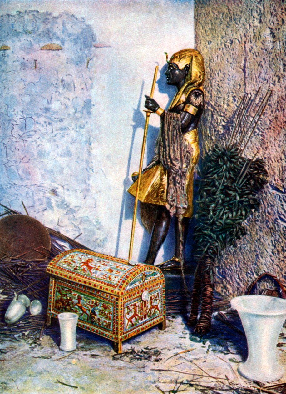 Malet tøjkiste, som ligger ved foden af Tutankhamens statue, Egypten, 1933-1934 af Unbekannt