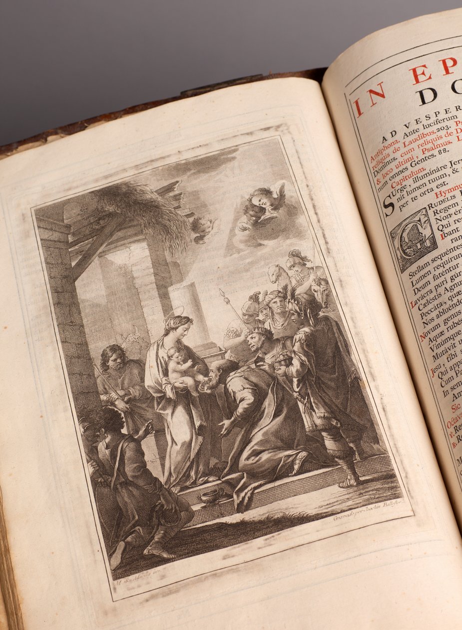 Sognemuseum. Missal på latin. Graveringer fra Joachim Ballester. Papir og læder. 1700-tallet. af Unbekannt