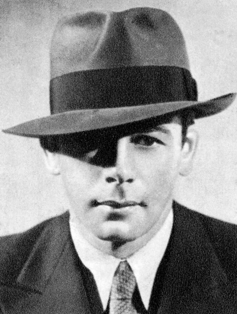 Paul Muni, amerikansk filmskuespiller, 1934-1935 af Unbekannt