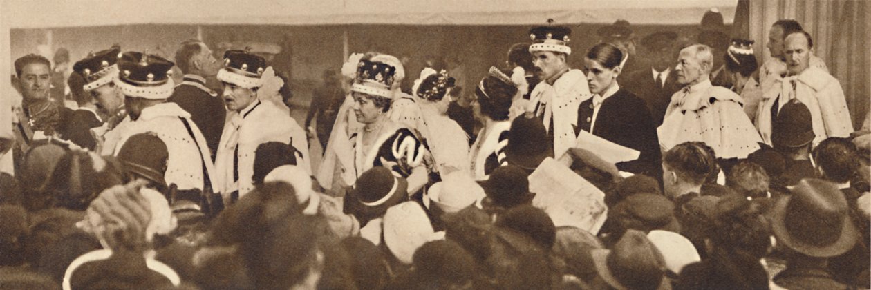 Jævnaldrende søger deres biler, Passing Through Crowds, 1937 af Unbekannt
