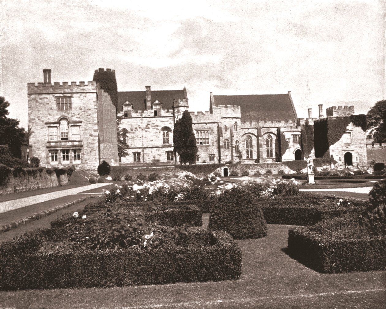 Penshurst Place, Kent, 1894. af Unbekannt