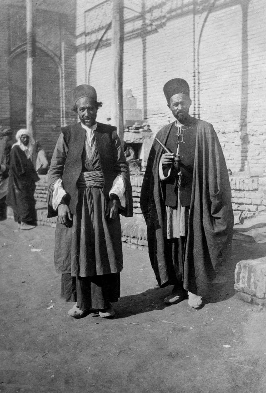 Persiske pilgrimme uden for Kazimain-moskeen, Irak, 1917-1919 af Unbekannt