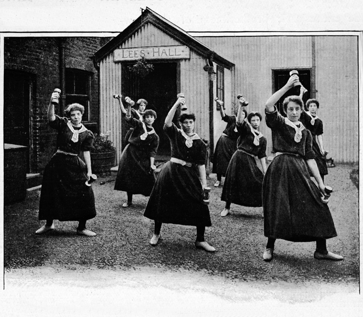 Fysisk øvelse i Canning Town Womens Settlement, London, c1901 1901 af Unbekannt