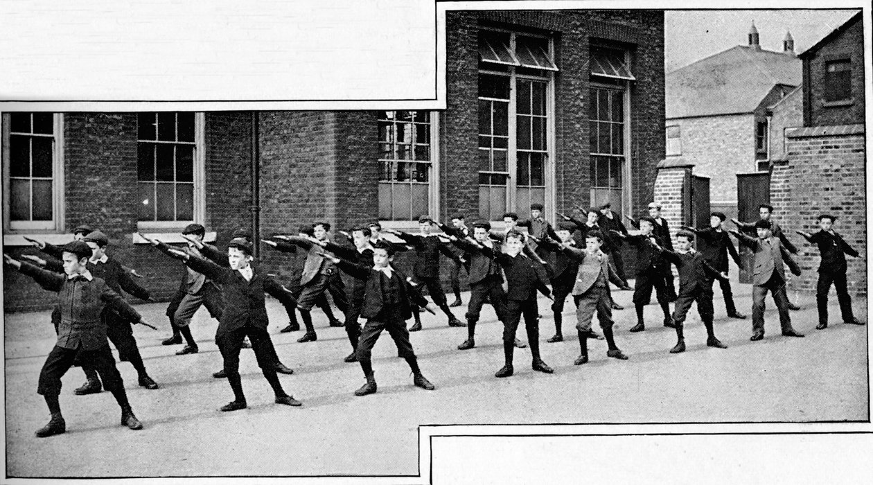 Fysisk øvelse på en London-skole, c1900 1901 af Unbekannt
