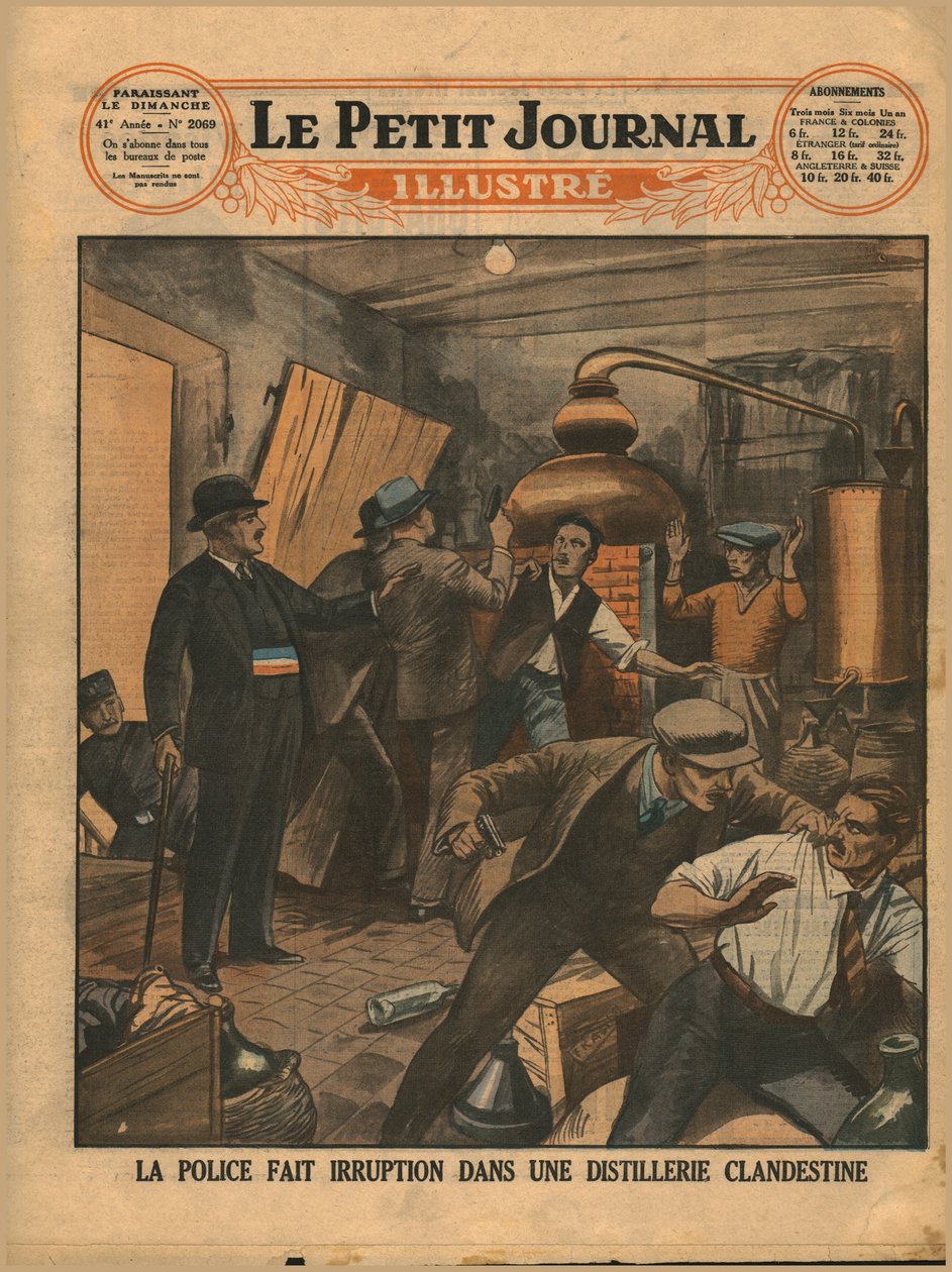 Politi razzia på et ulovligt destilleri, 1930. af Unbekannt
