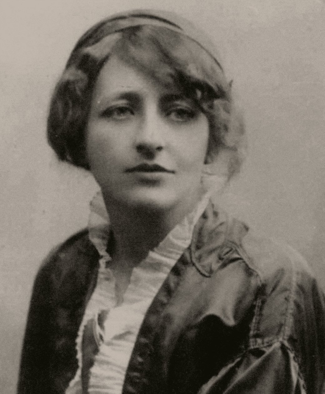 Portræt af grevinde Fanny Franziska zu Reventlow 1871-1918, ca. 1900. af Unbekannt