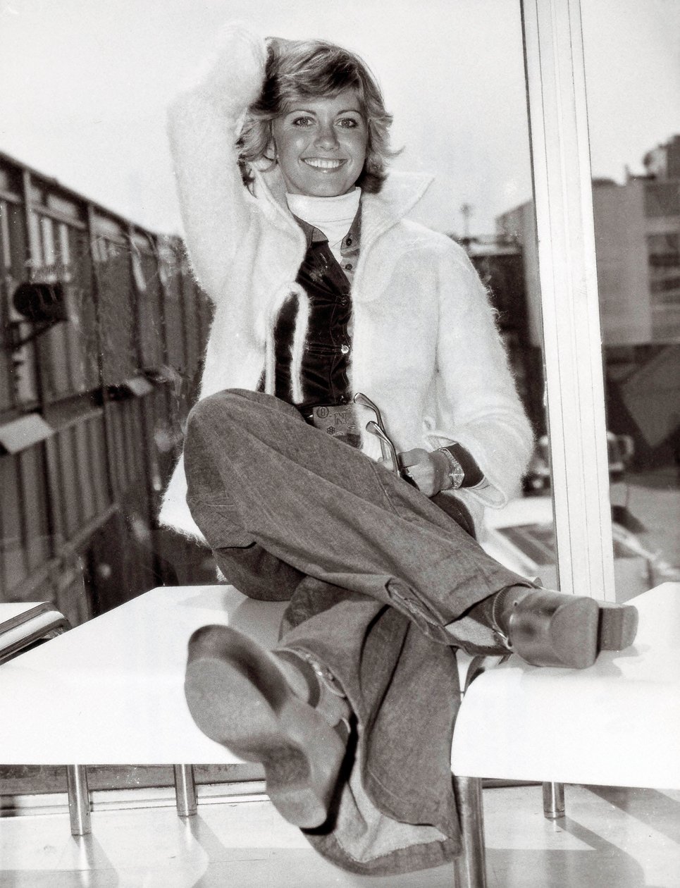 Portræt af den australske sangerinde og komiker Olivia Newton John (f.1949), London, 23/05/1975 (s/h foto) af Unbekannt