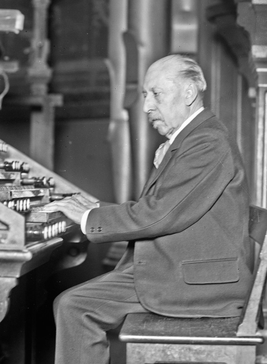 Portræt af organisten og komponisten Charles-Marie Widor 1844-1937, 1927. af Unbekannt