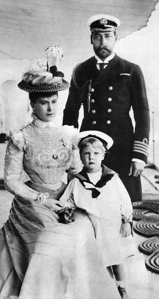 Prins George og hans kone Mary med deres søn Edward, HMS Crescent, slutningen af det 19.-begyndelsen af det 20. århundrede af Unbekannt