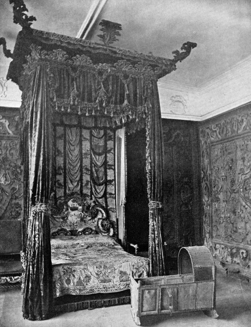 Queen Elizabeths seng, Haddon Hall, Derbyshire, 1924-1926 af Unbekannt