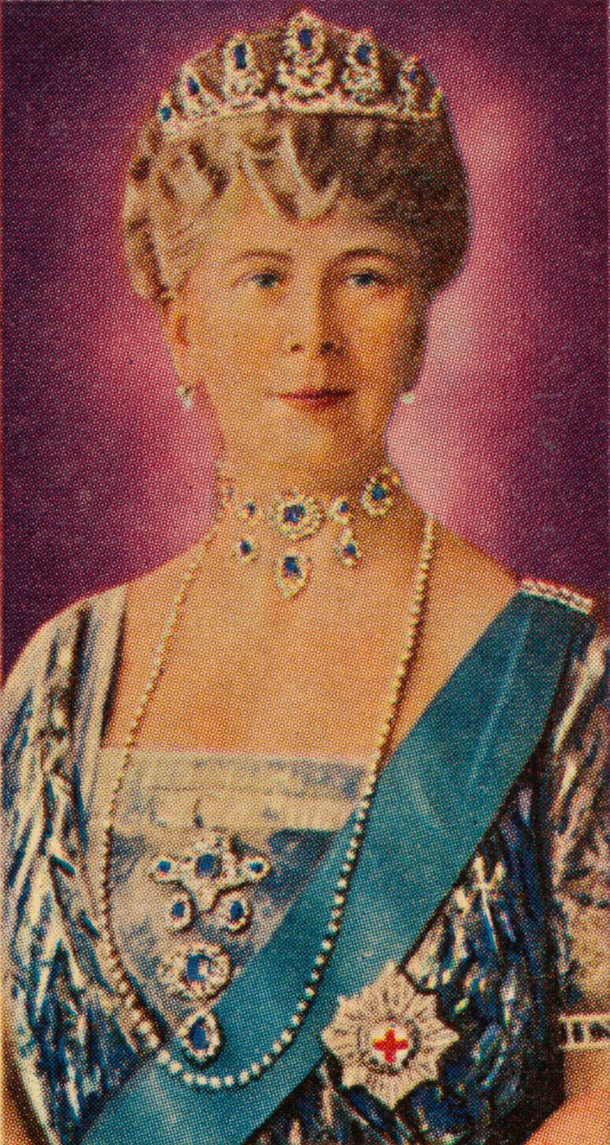 Queen Mary, konsort af kong George V, i hofdragt, 1935 af Unbekannt