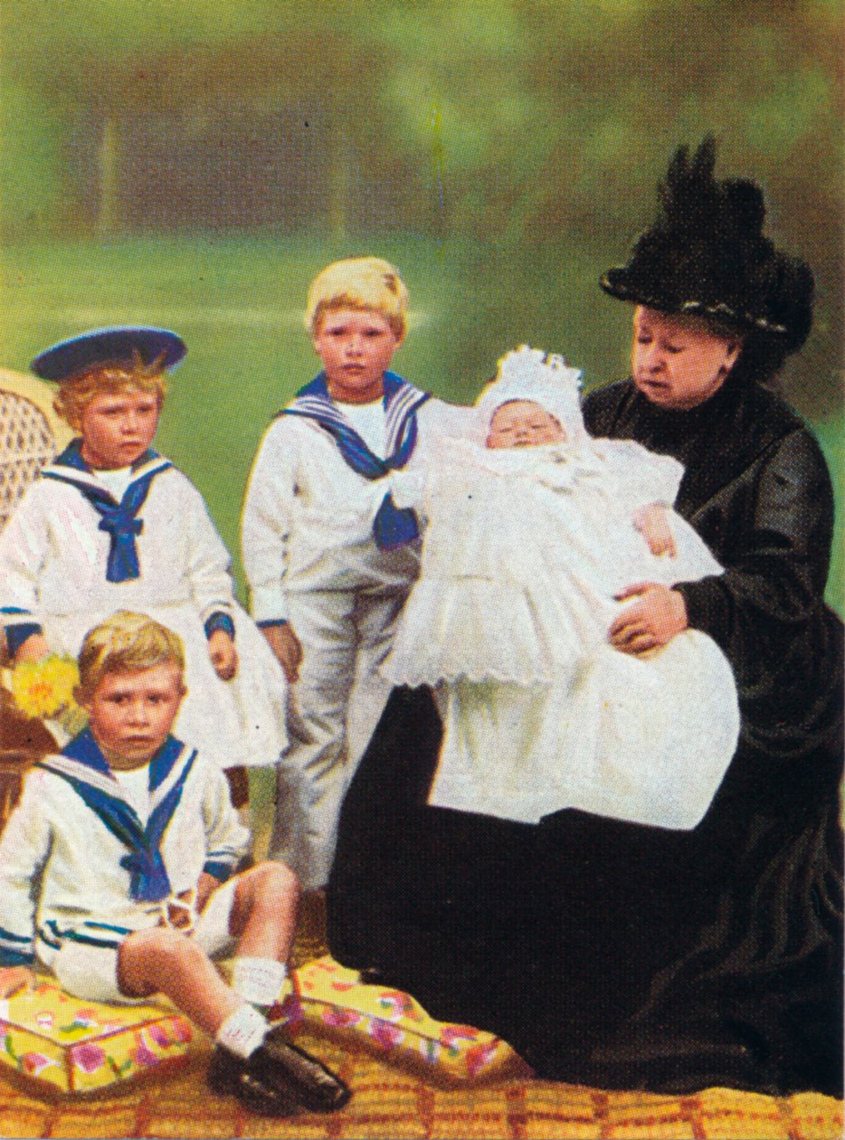Dronning Victoria 1819-1901 afbilledet med nogle af sine oldebørn i Osborne House on the Is af Unbekannt