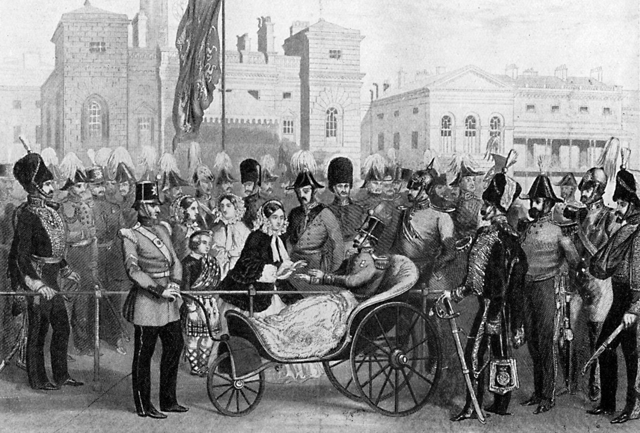 Dronning Victoria uddeler medaljer, 18. maj 1855, c1920 af Unbekannt