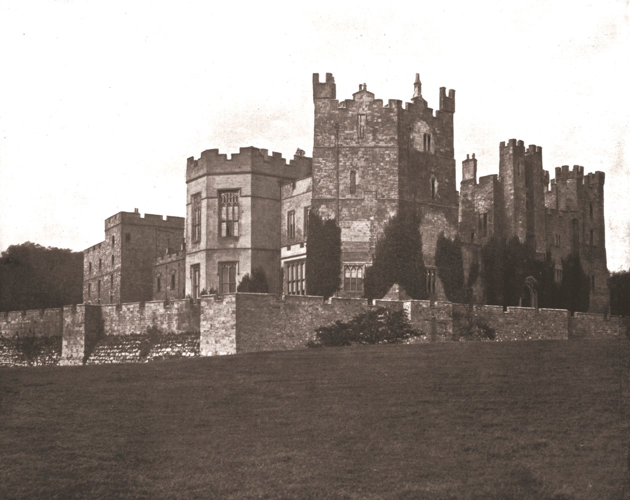 Raby Castle, County Durham, 1894. af Unbekannt