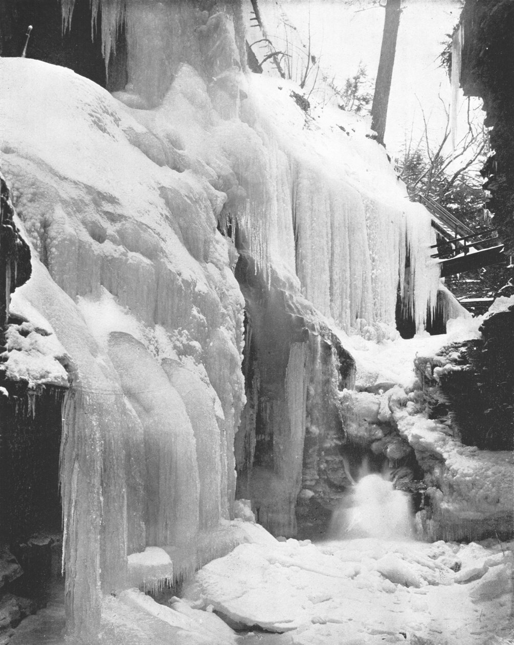 Rainbow Falls in Winter, Watkins Glen, New York State, USA, c1900. af Unbekannt