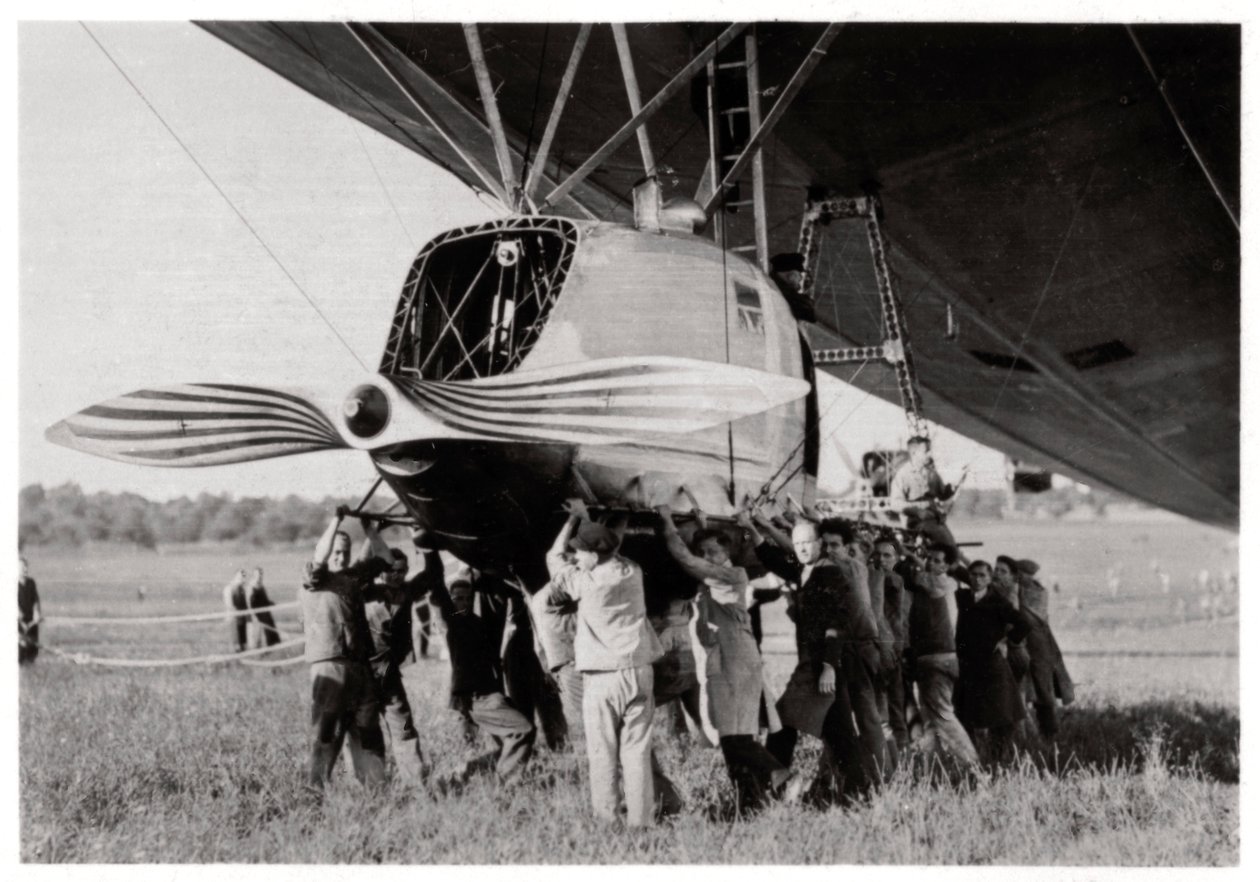 Bagerste gondol, Zeppelin LZ 127 Graf Zeppelin, 1933 af Unbekannt