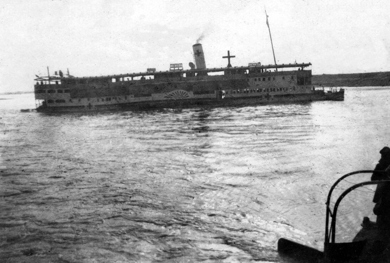 Røde Kors-flodbåd sejler op ad Tigris-floden, Mesopotamien, WWI, 1918 af Unbekannt