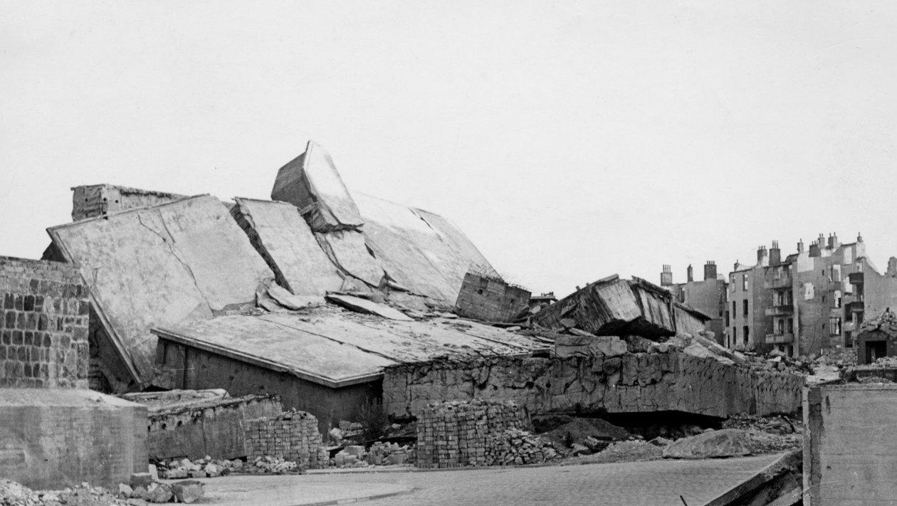 Rester af en U-bådspen, Kiel, Tyskland, c1945-c1965 af Unbekannt
