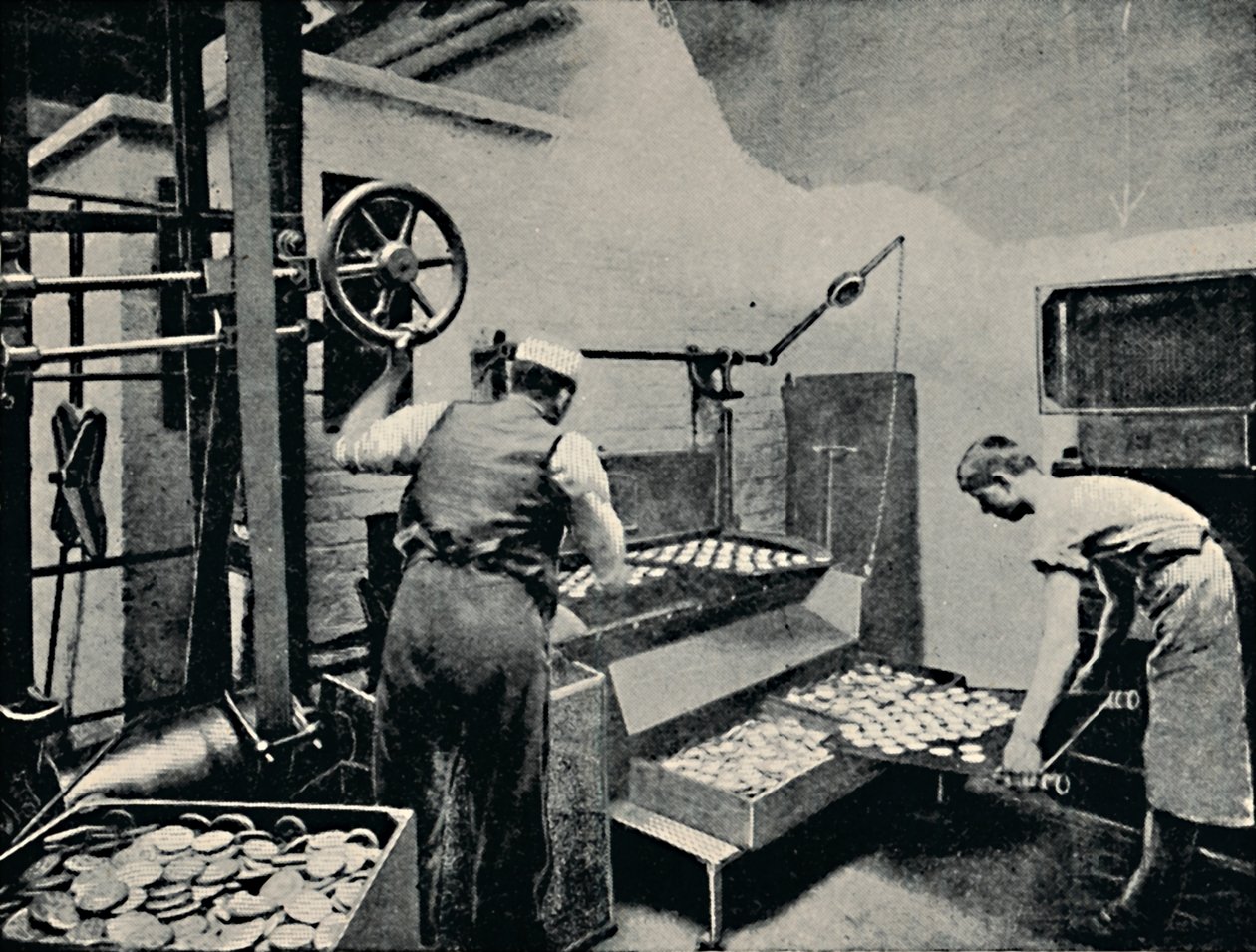 Fjernelse af kiks fra ovn, c1917 af Unbekannt