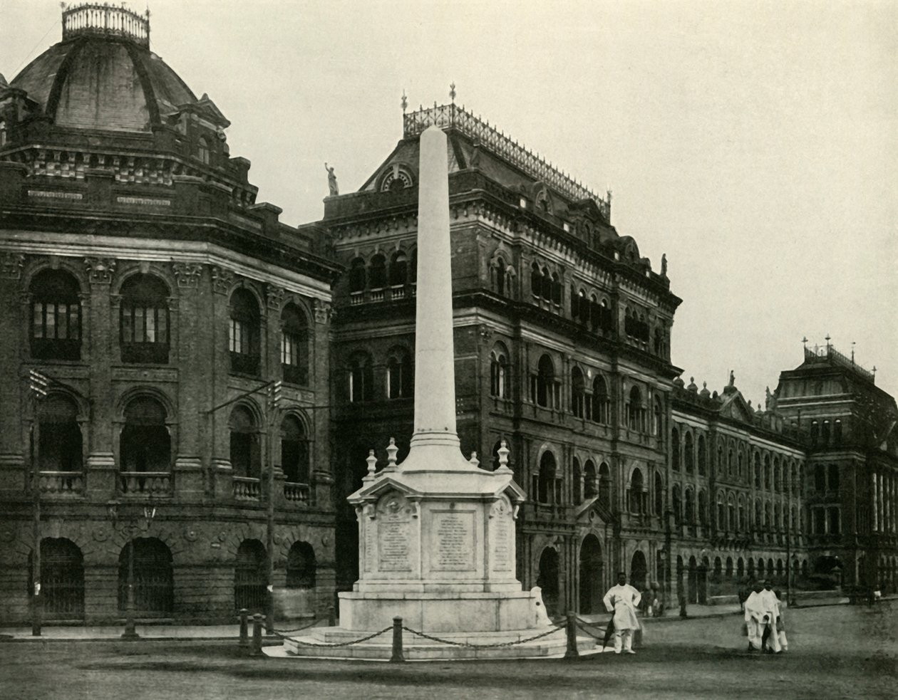Replika af Holwell-monumentet opført af Lord Curzon, 1925. af Unbekannt
