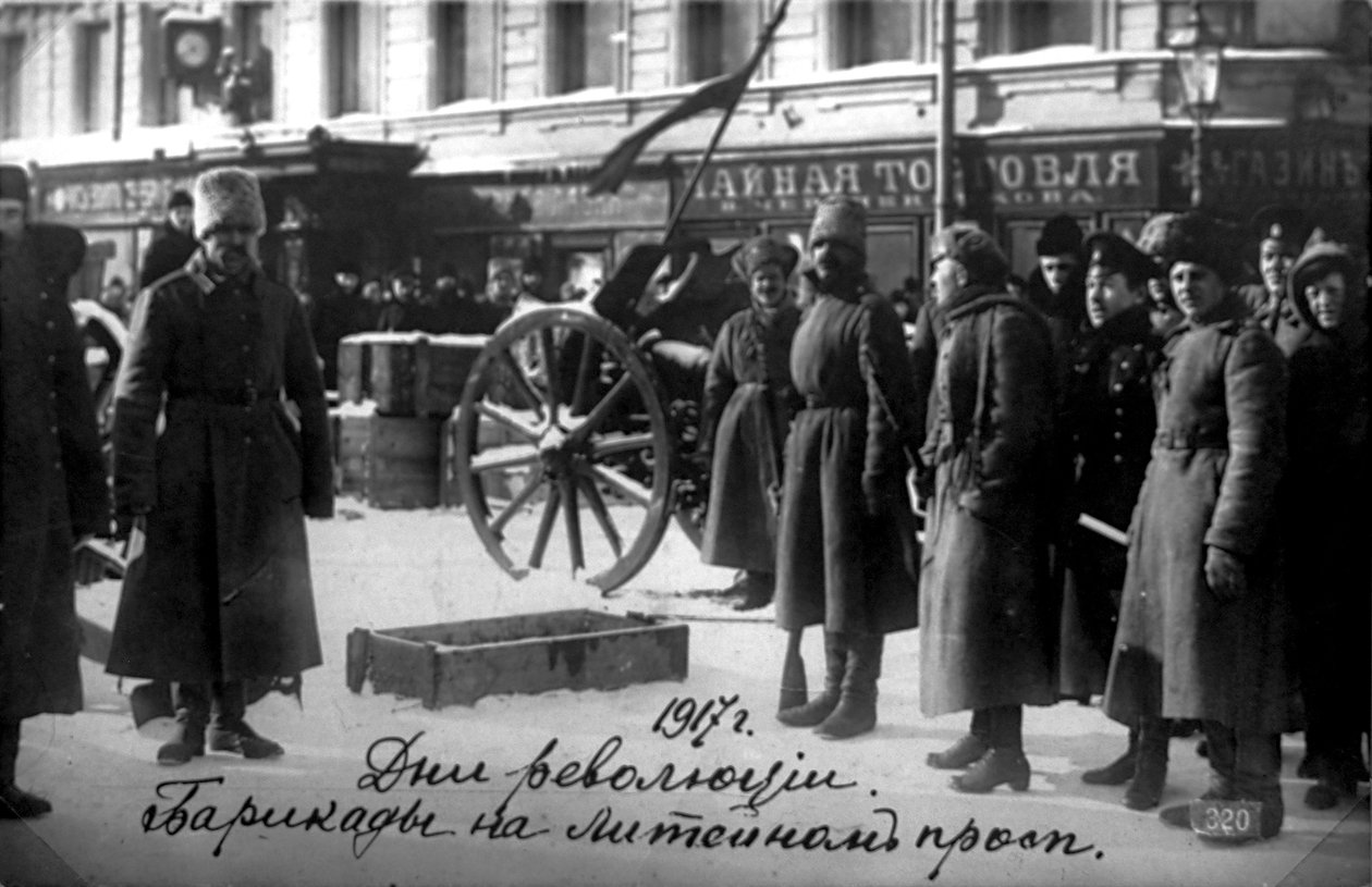 Revolutionære barrikader på Liteyny Prospekt, Petrograd, Rusland, 27. februar 1917 af Unbekannt