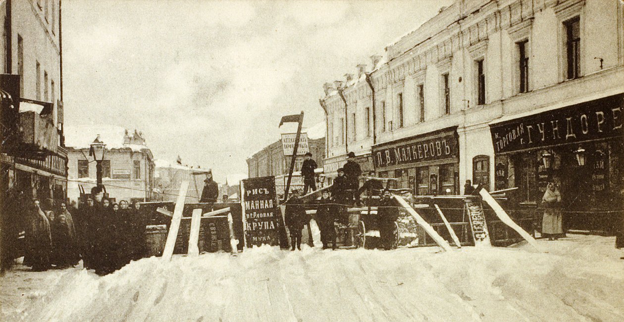 Revolutionære barrikader på Seleznevskaya Street, Moskva, Rusland, under opstanden i 1905 af Unbekannt