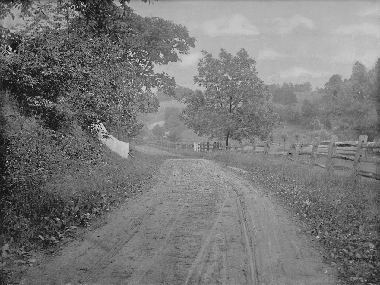 Road Alongside the Brandywine, Pennsylvania, c1897. af Unbekannt