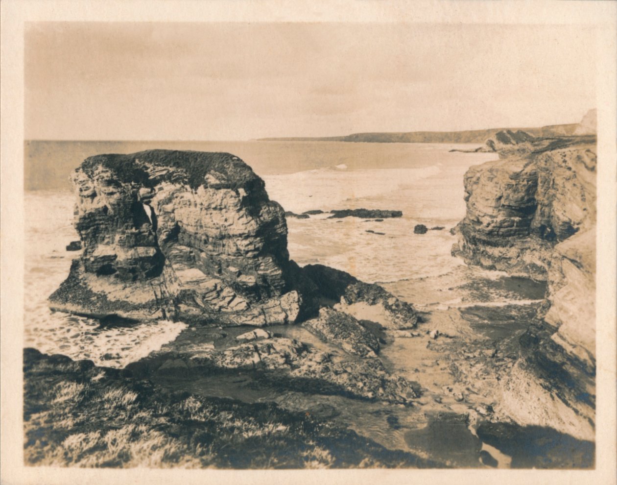 Rocks at Porth - Newquay, 1927 af Unbekannt