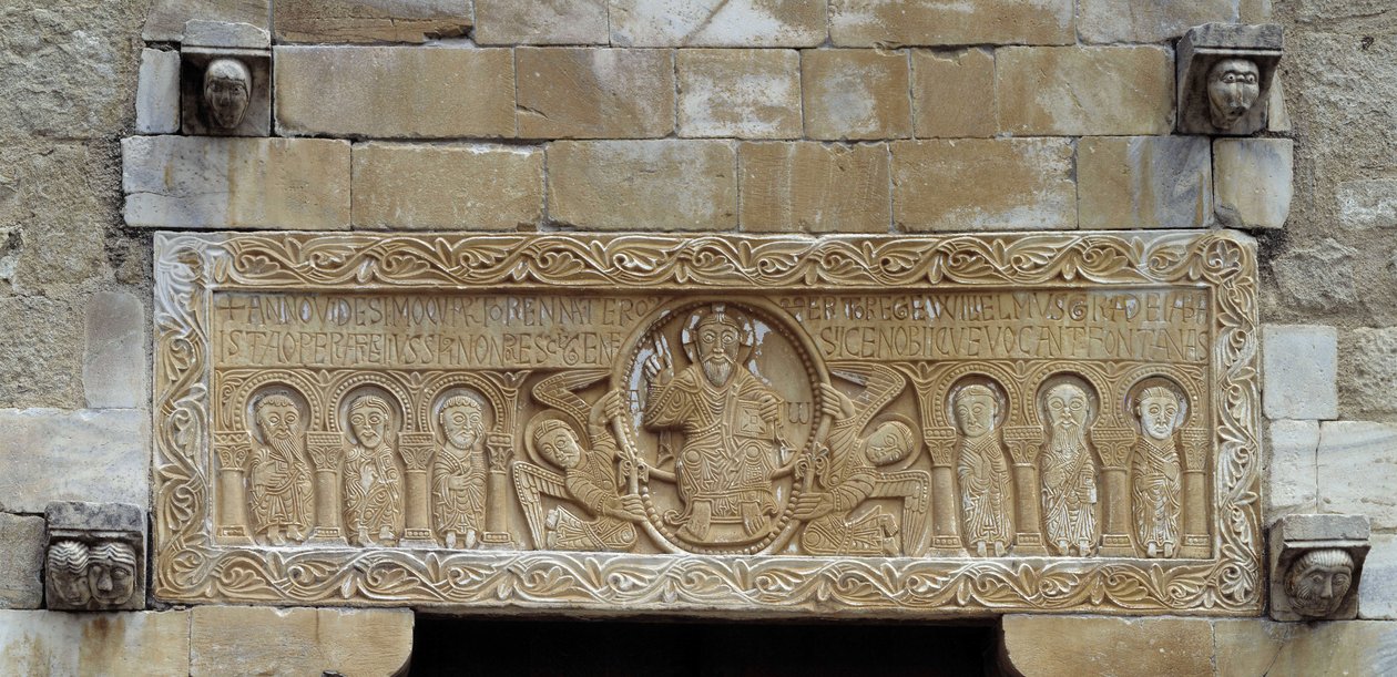 Romansk kunst: overligger, der repræsenterer en gruppe apoloner, der omgiver Kristus, støttet af to engle. St. Michaels kirke af Saint Genis des Fontaines. 11. århundrede (Østlige Pyrenæer) af Unbekannt