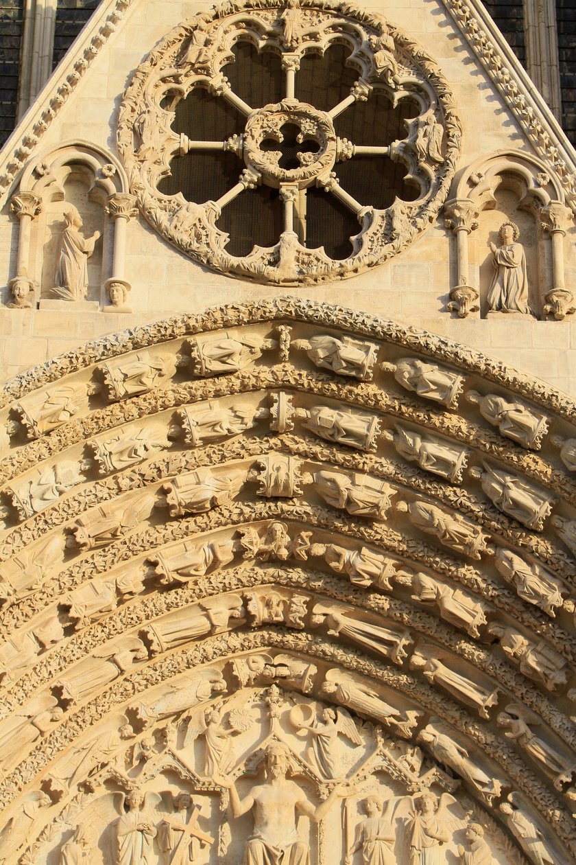 Rose vindue. Tympanum på den vestlige centrale portal. Stefansdomkirken. af Unbekannt