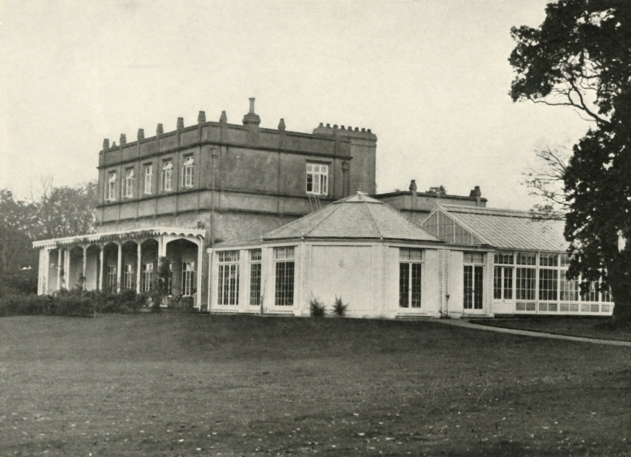 Royal Lodge, Windsor: The Country Home of the Royal Family, 1937. af Unbekannt
