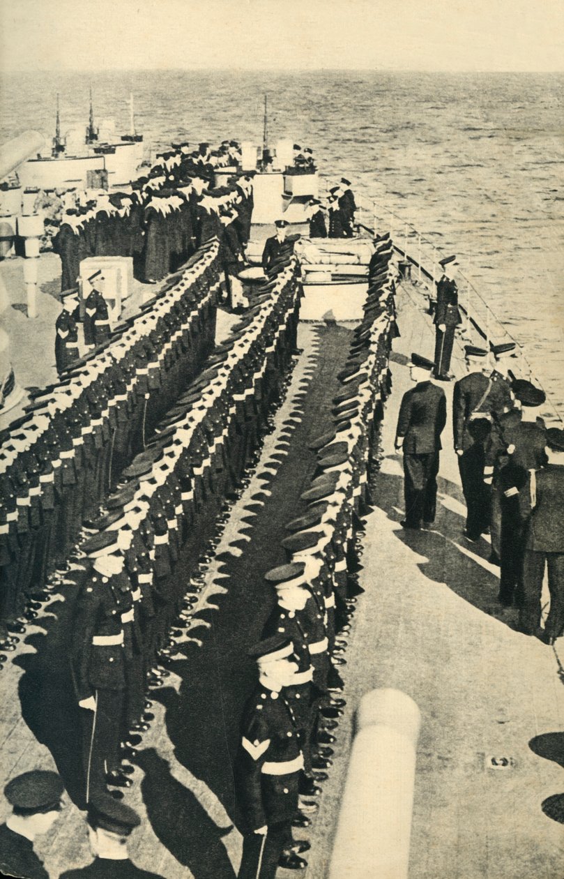 Royal Marines stillede op på parade om bord på et skib, Anden Verdenskrig, c1939-c1943 1944. af Unbekannt