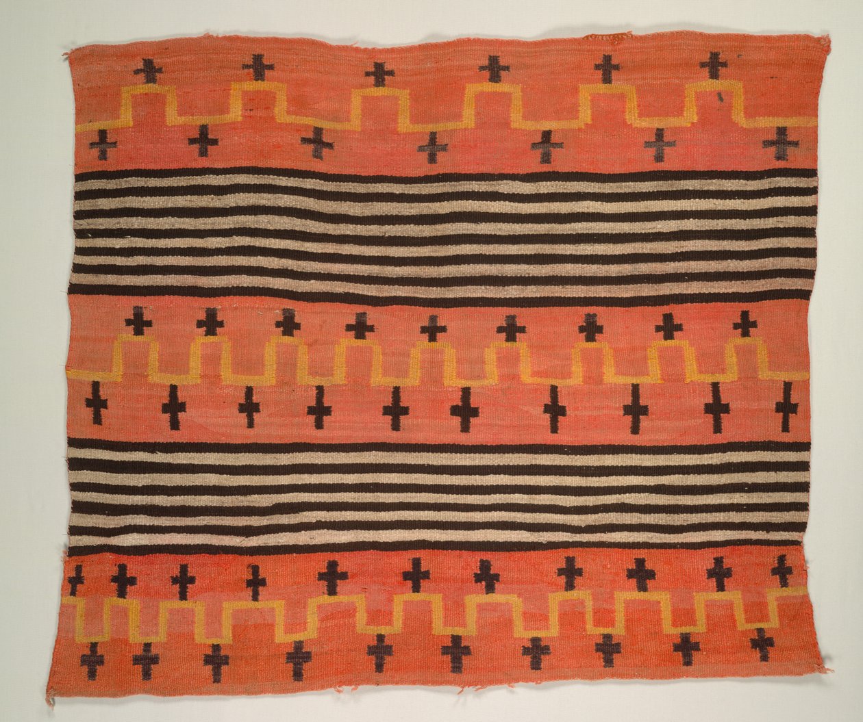 Tæppe kvinder iført tæppestil, ca. 1895-1905. af Unbekannt