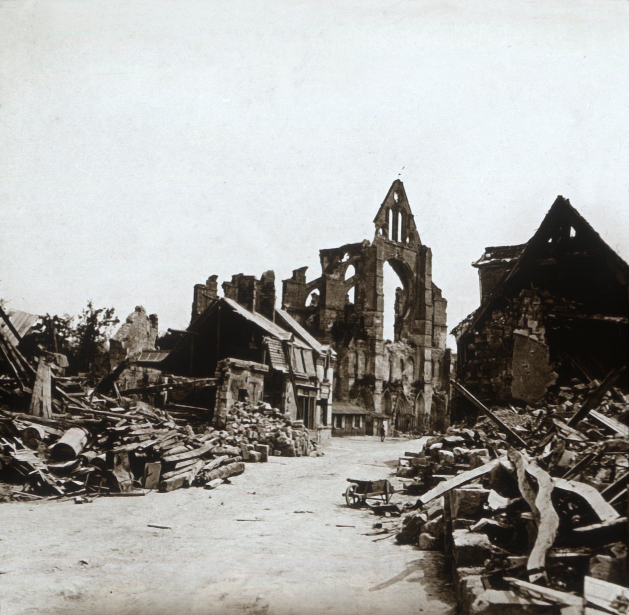 Ruiner, Craonne, Nordfrankrig, c1914-c1918 af Unbekannt