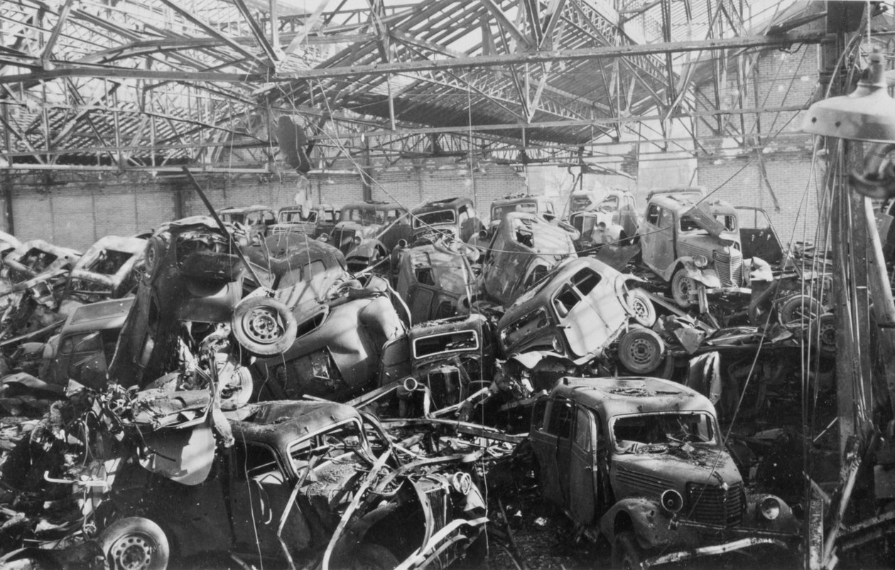 Ruinerne af Renault-fabrikken, Boulogne-Billancourt, Paris, c1942 af Unbekannt