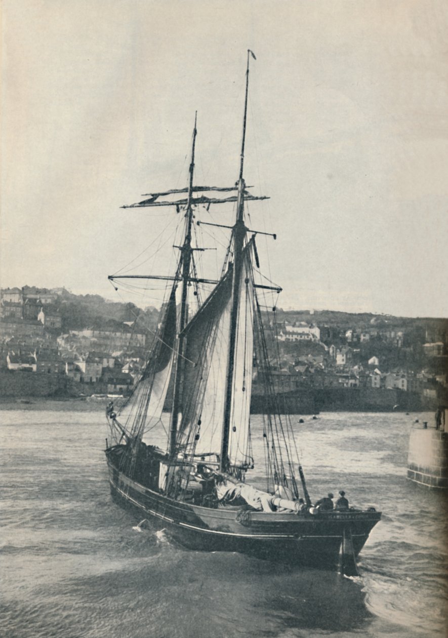 Sejler ind i Newlyn Harbour, Isabella, en to-mastet skonnert af Lancashire-typen, 1937 af Unbekannt