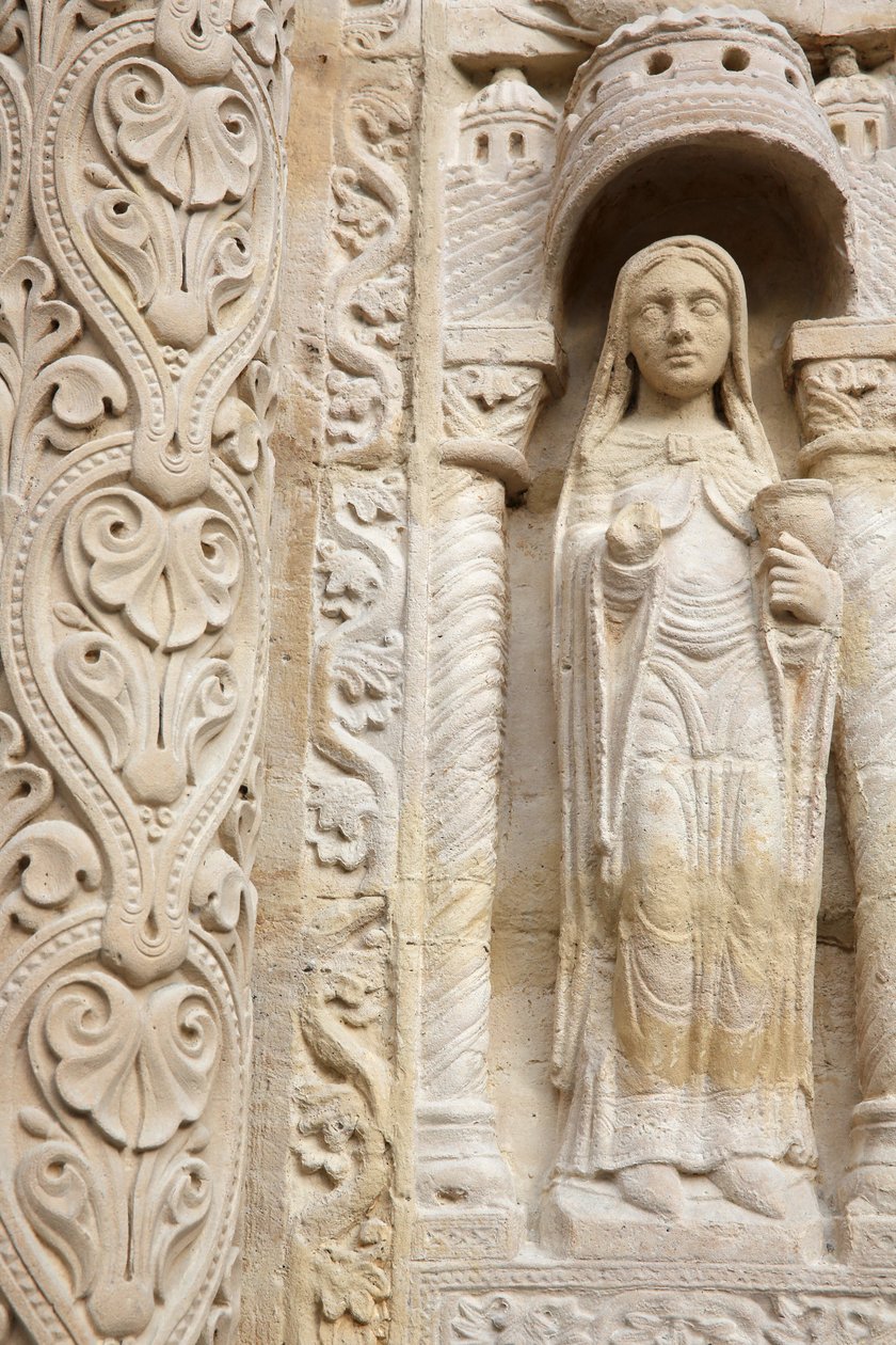 Saint Denis basilikaen. Central portal. Den kloge jomfru, 20150919, Saint-Denis, Frankrig af Unbekannt