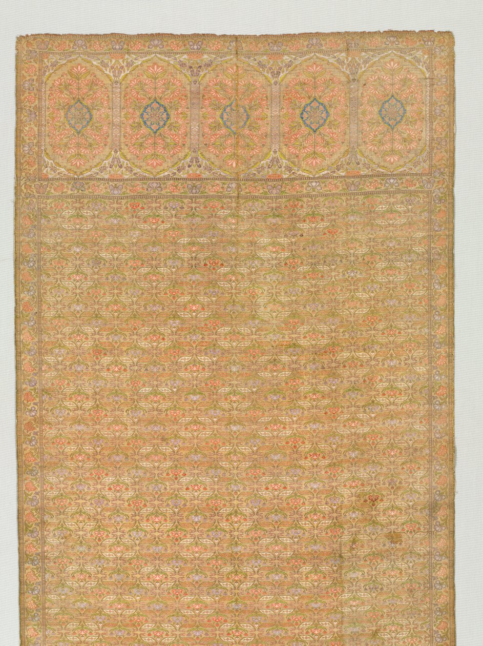 Karm med blomsterfelt og endepaneler på guldbund, 1700-tallet. af Unbekannt
