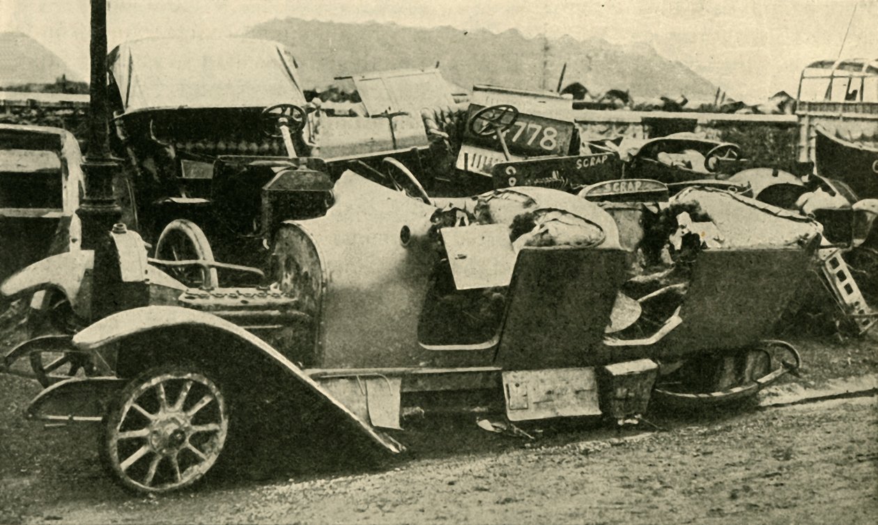 Skrottet! Ødelagte biler erobret fra tyskerne..., Første Verdenskrig, 1914, c1920. af Unbekannt