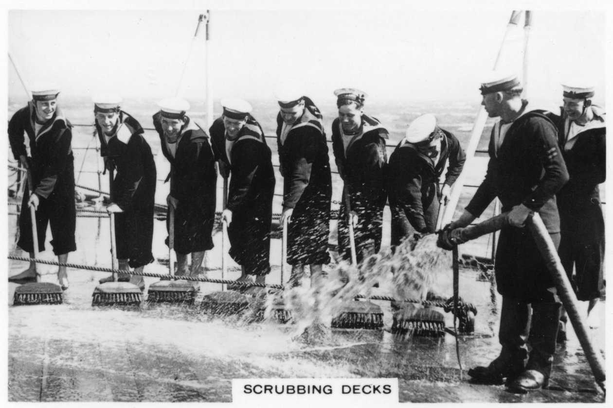 Skrubning af dækket ombord på HMS Nelson, 1937 af Unbekannt